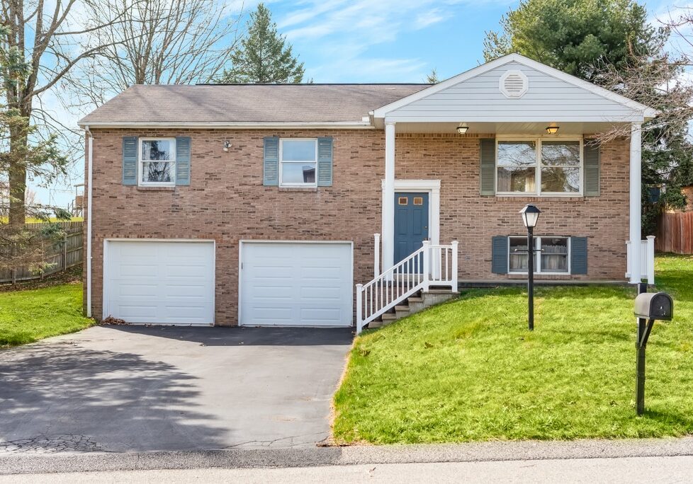 107 Rembrandt Drive, Butler, PA 16002